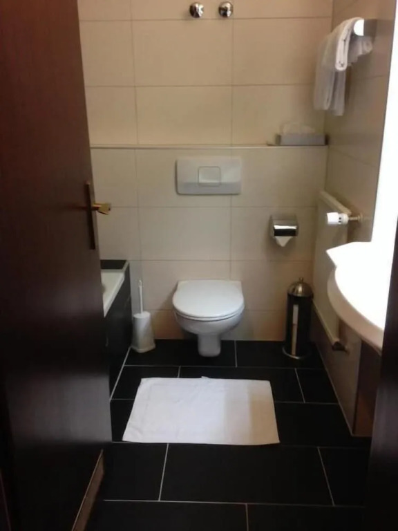 City Hotel