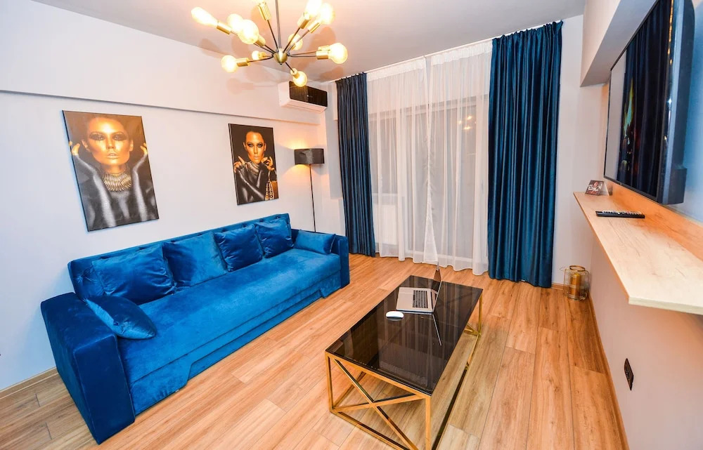 Eva Apartment - Romana Square