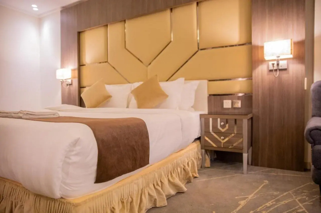 Diamond First Operation and Management Guest House Hotel