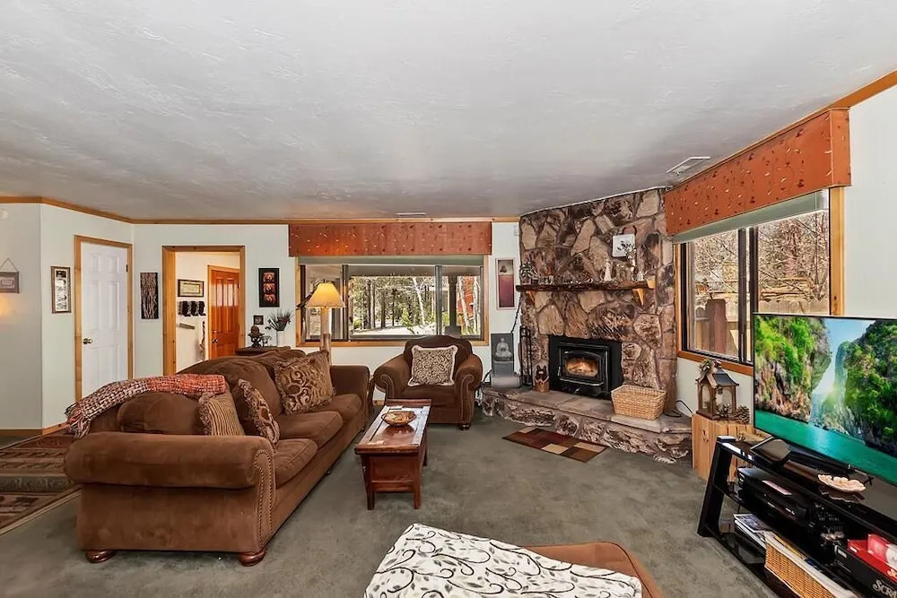 041 - Snowcrest Cottage