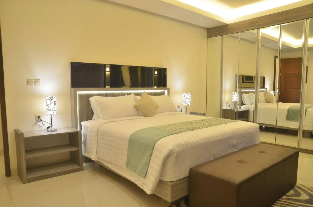 Breeze Blows City View Villa 4 Bedrooms and 1 Familly Bedroom With a Private Heated Swimming Pool and a Billiard Table