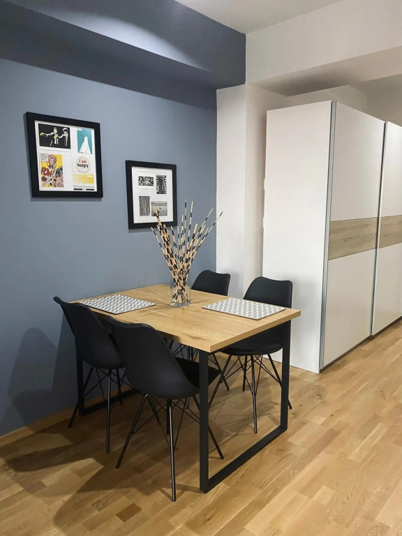 Sunshine Apartment