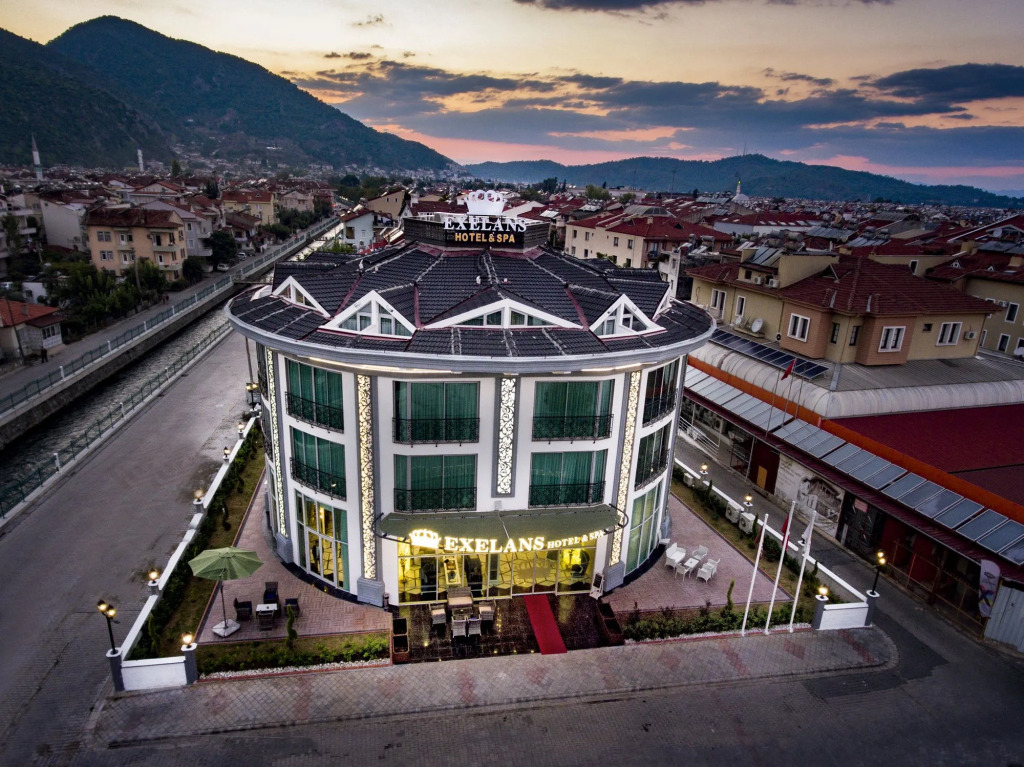 Exelans Hotel