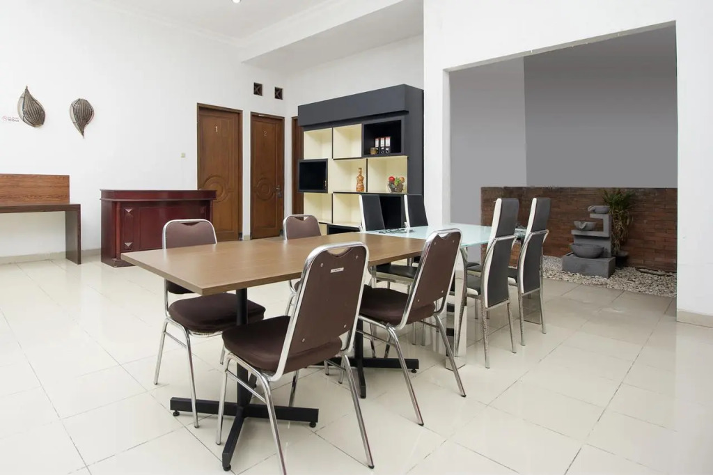 Collection O 1061 Aliya Homestay