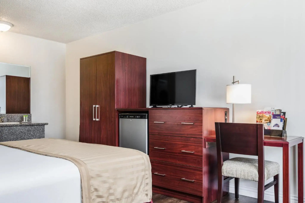 Kings Inn Anaheim at The Park & Convention Center