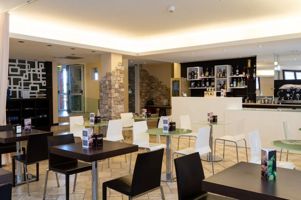 Отель AHG Donna Silvia Wellness Hotel