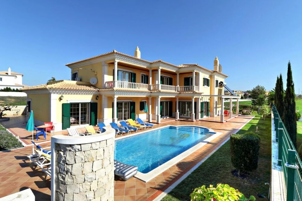 Villa - 5 Bedrooms with Pool and WiFi - 107490
