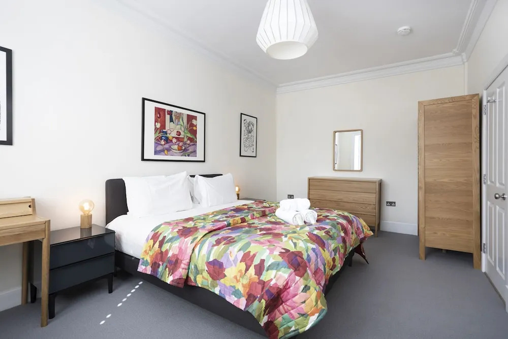 JOIVY Splendid 2-Br Apartment In New Town