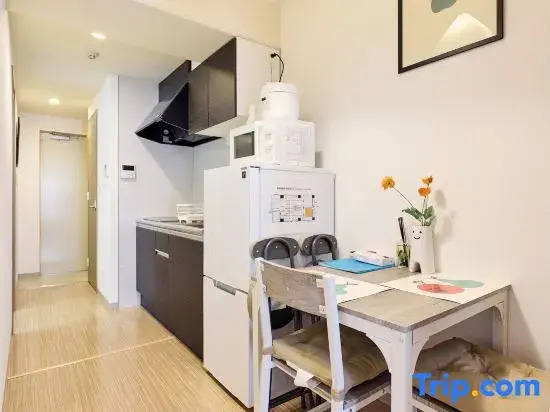 Shinsaibashi 10min Elevator Apartment with 2 Premium Double Beds and Balcony
