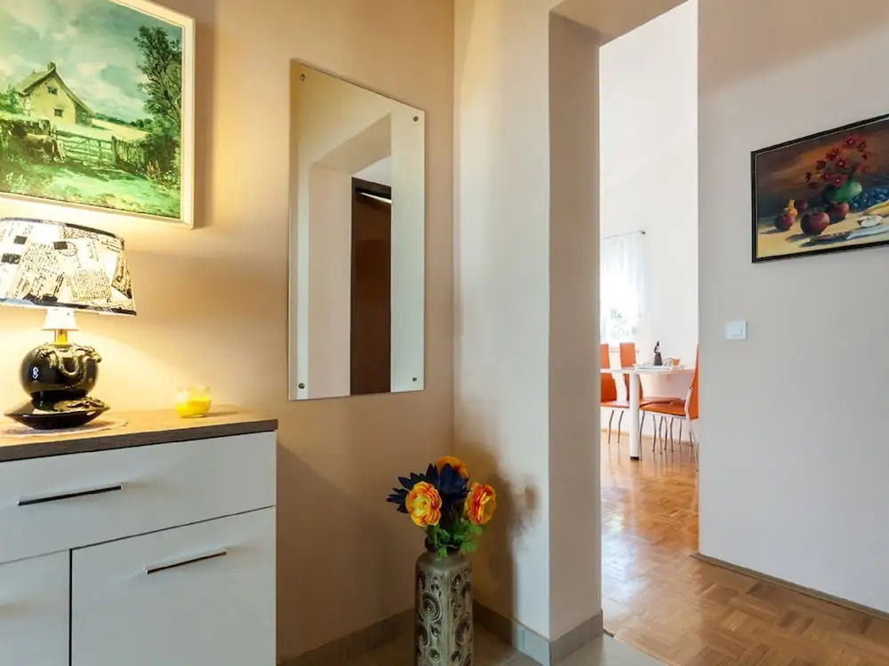 Balmy Apartment in Malinska Near Sea