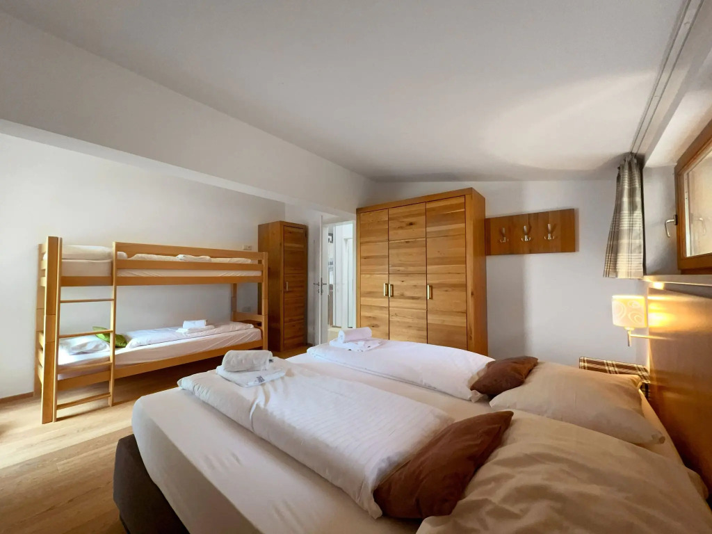 Hilltop apartment in Piesendorf with balcony