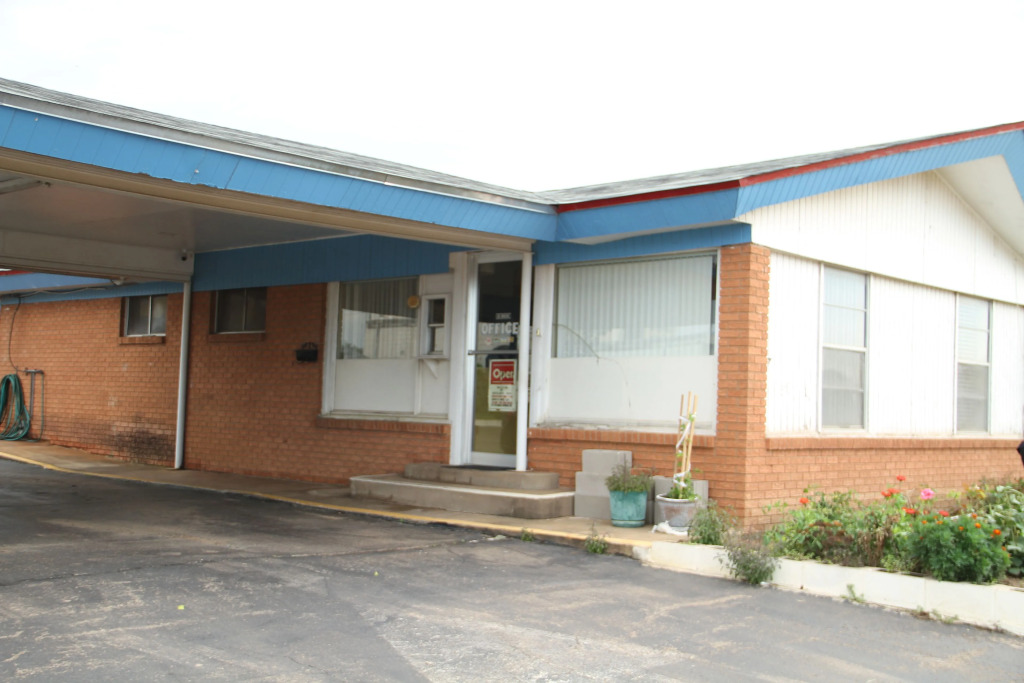Skyliner Motel