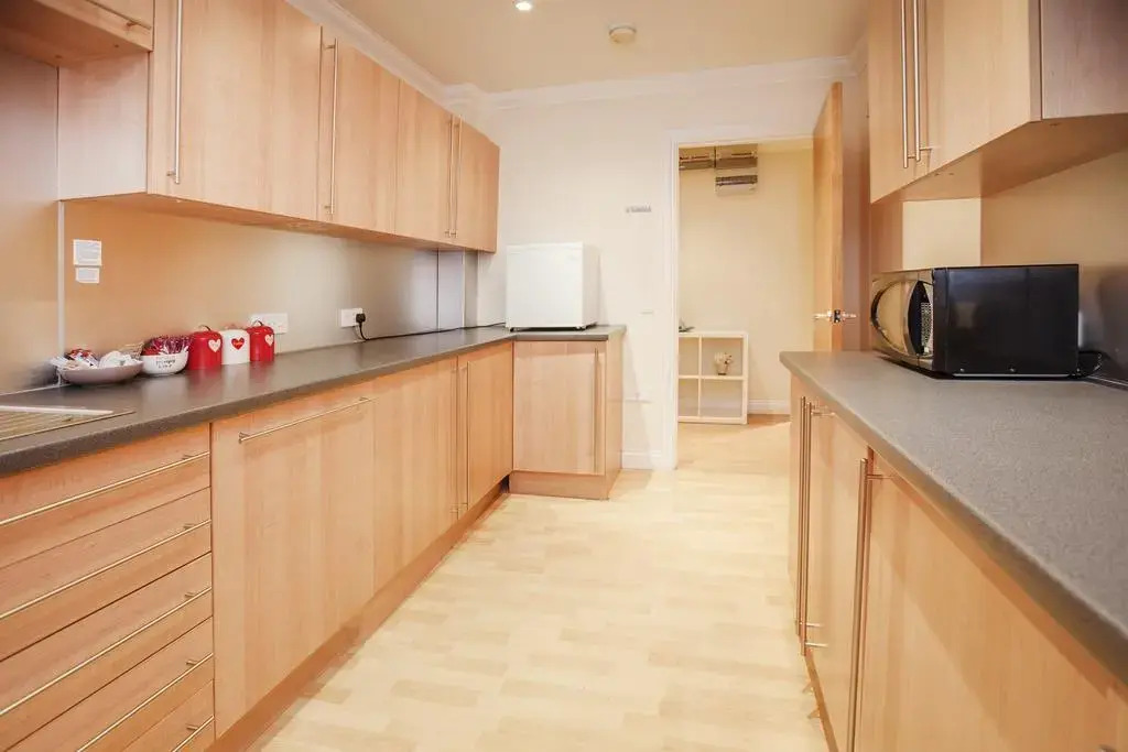 Prime Location Lets - Clarence House Serviced Apartments