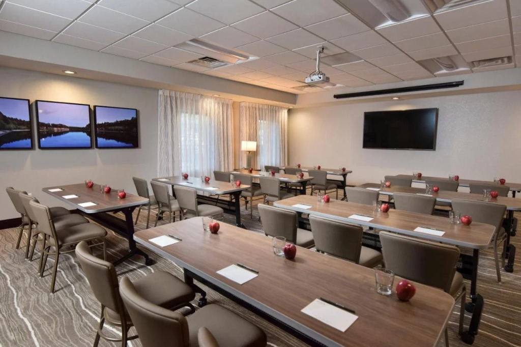 Staybridge Suites Wisconsin Dells - Lake Delton, an Ihg Hotel