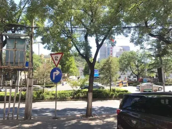 Grace Inn (four seasons garden store of Jinan heroic mountain police officer hospital)