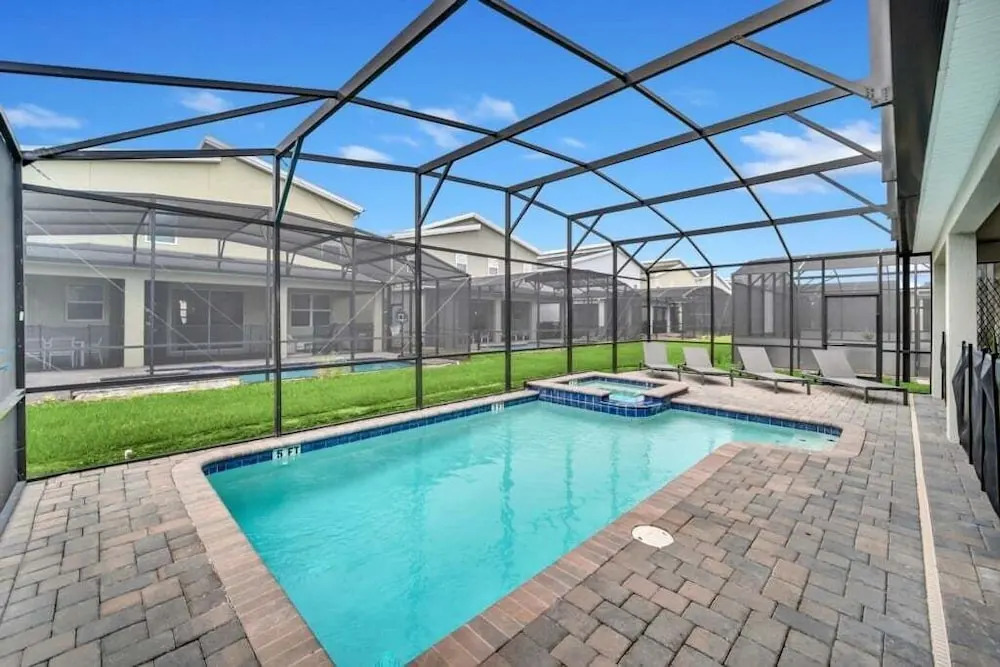 Family Home 9 BR 8 Min to Disney