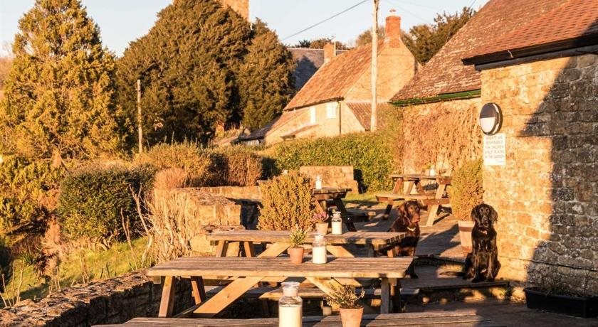 Three Horseshoes Inn
