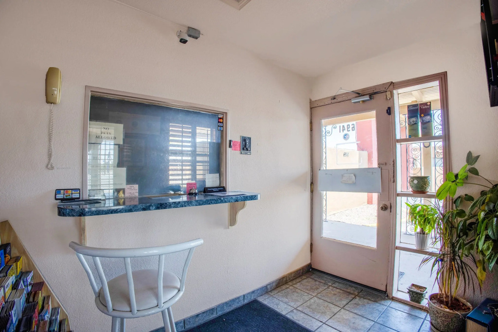 Sands Motel By OYO El Paso near Airport