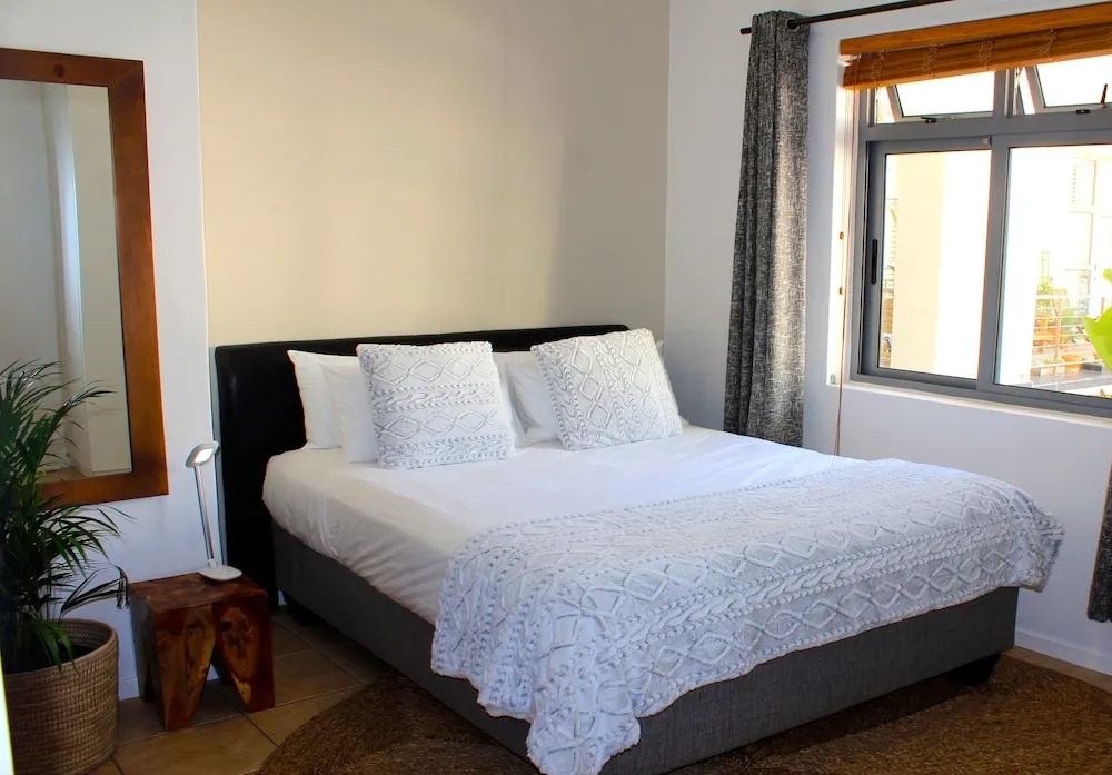 Surfs Up Studio Muizenberg Beachfront