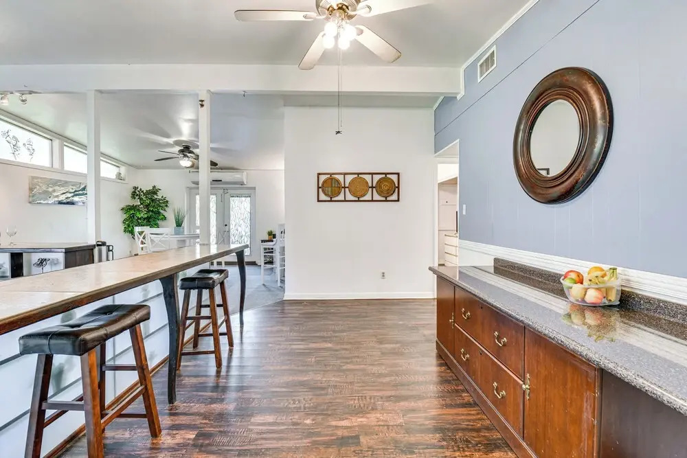 Fort Walton Home w/ Shared Pool - 2 Mi to Beach!