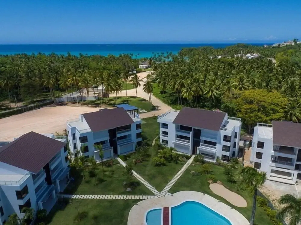 Los Cocos Residences