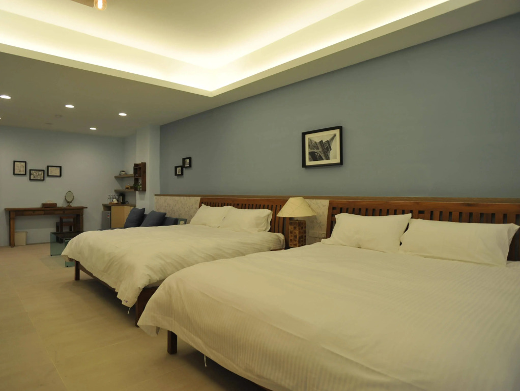 Jhongshan Building Bed and Breakfast