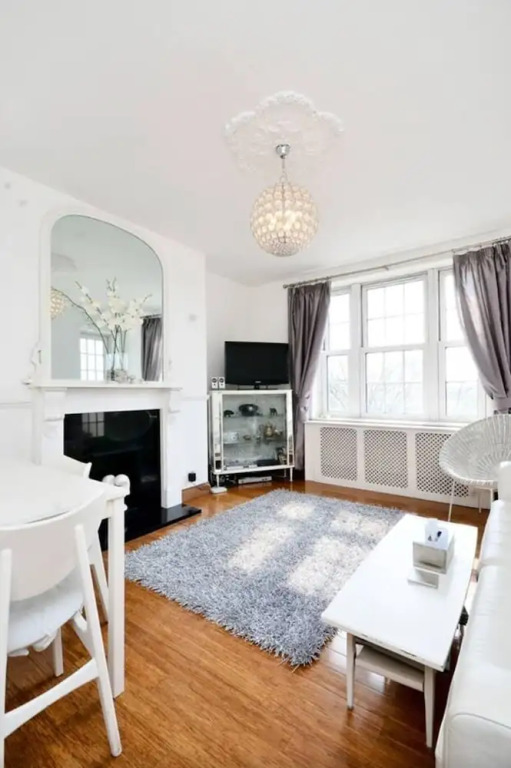 Sunny Flat Between Camden Town & Primrose Hill