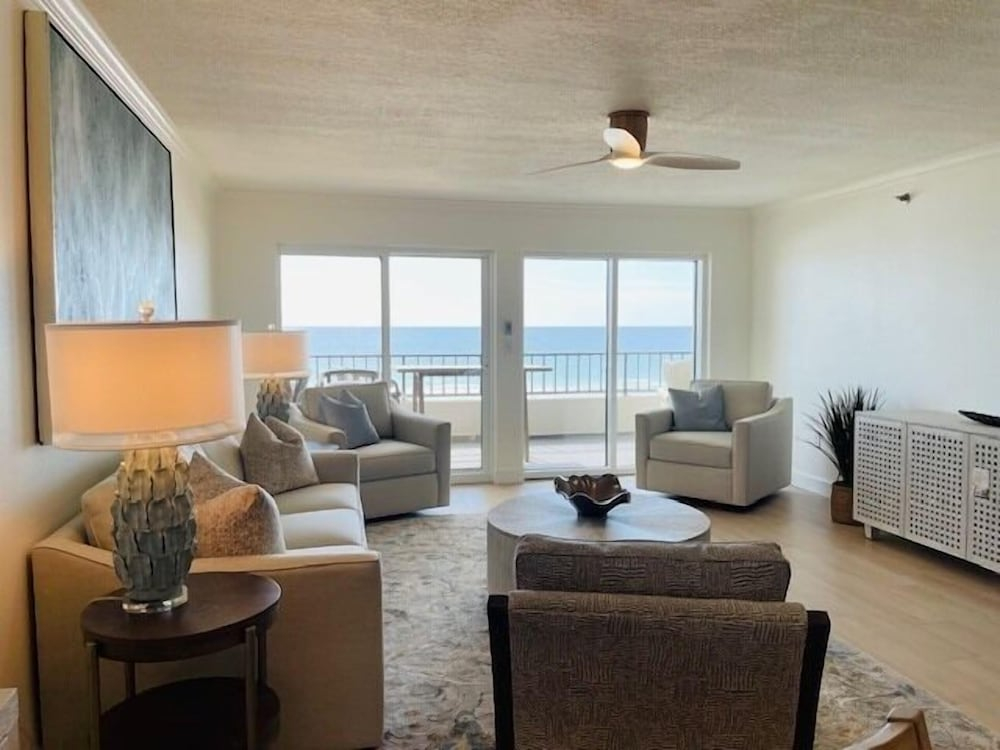 Surf Dweller 405 - Emerald Beach Hide Away