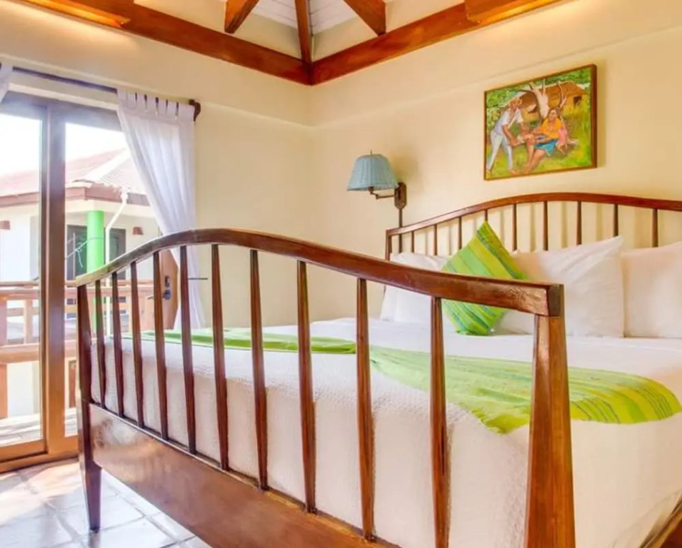 Roberts Grove Beach Resort
