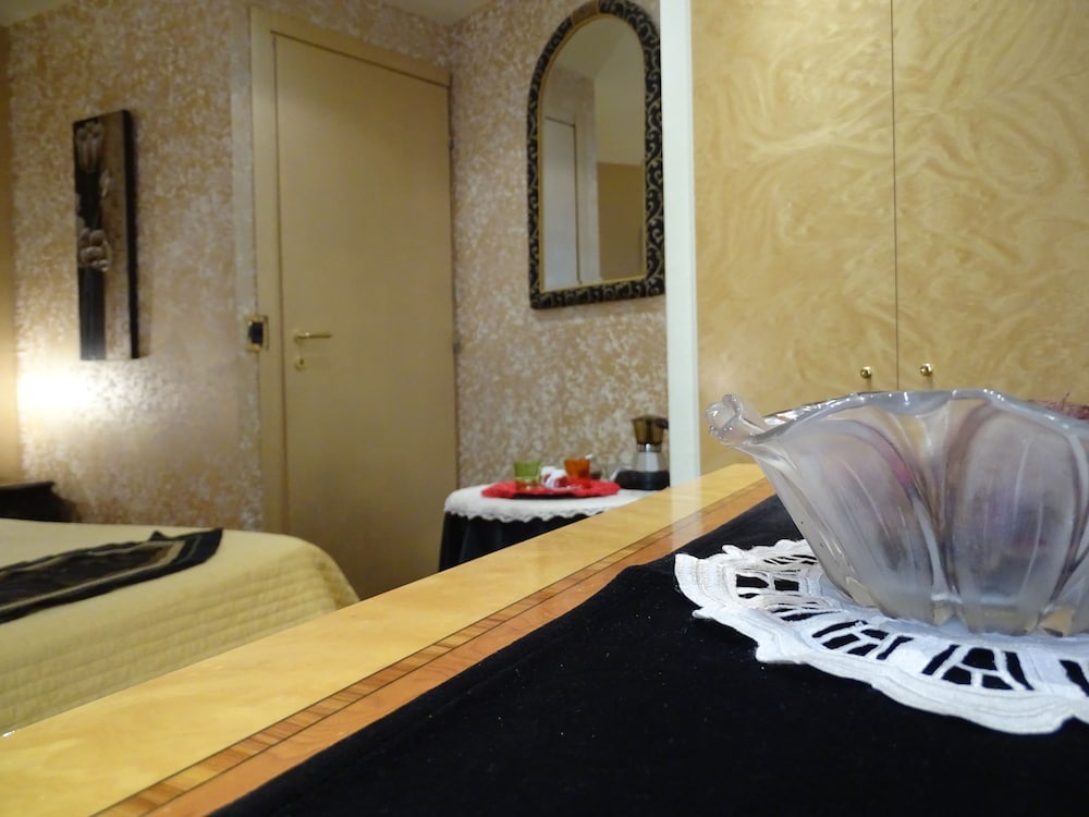 Venice Dose Suite