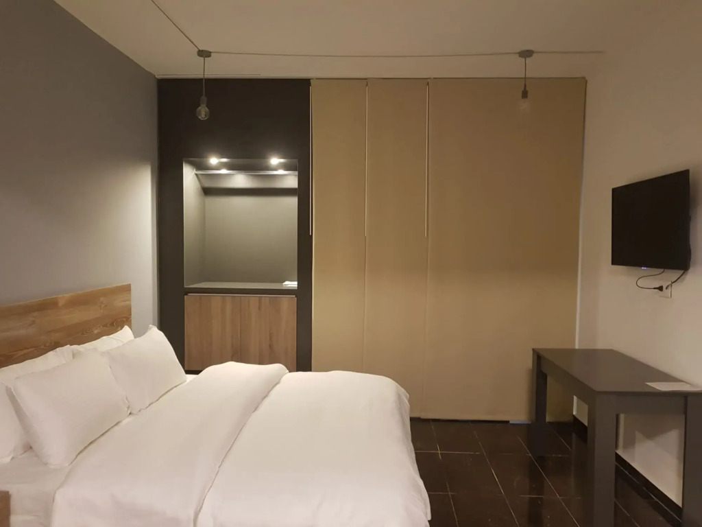 B RESIDENCE