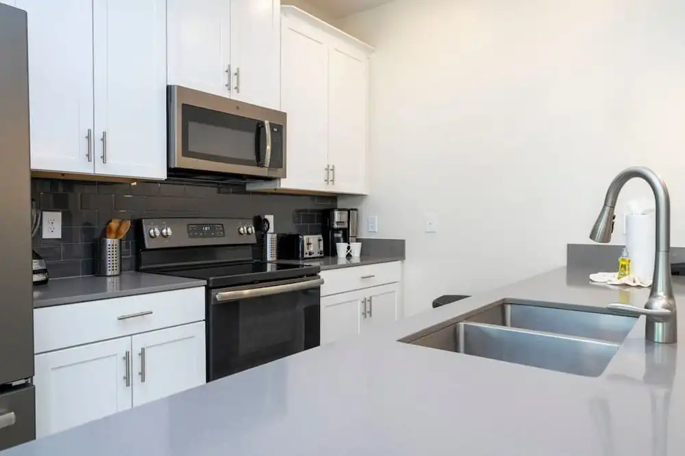 Cozy Getaways - Spacious Ideal Location
