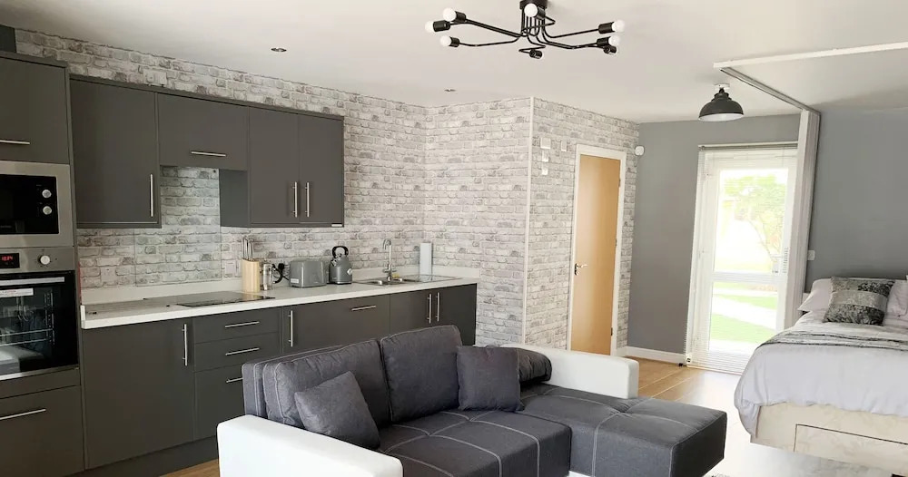 Toothbrush Apartments - Studio Apartment