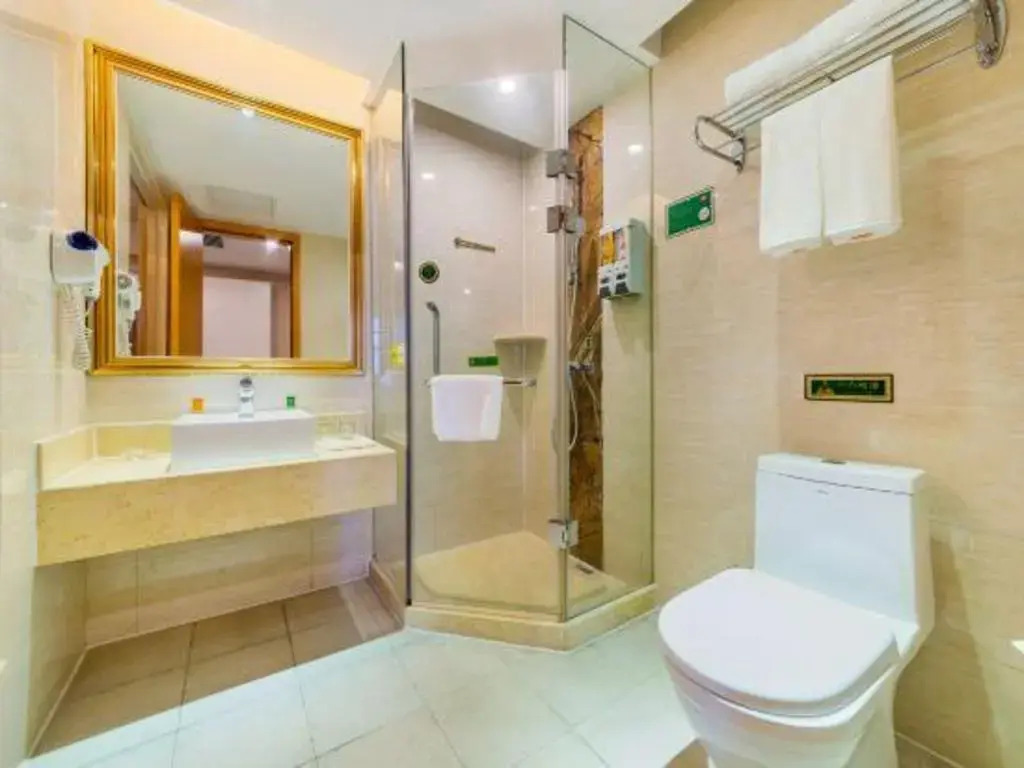 Vienna Hotel Shenzhen Gongming Huafa North Road