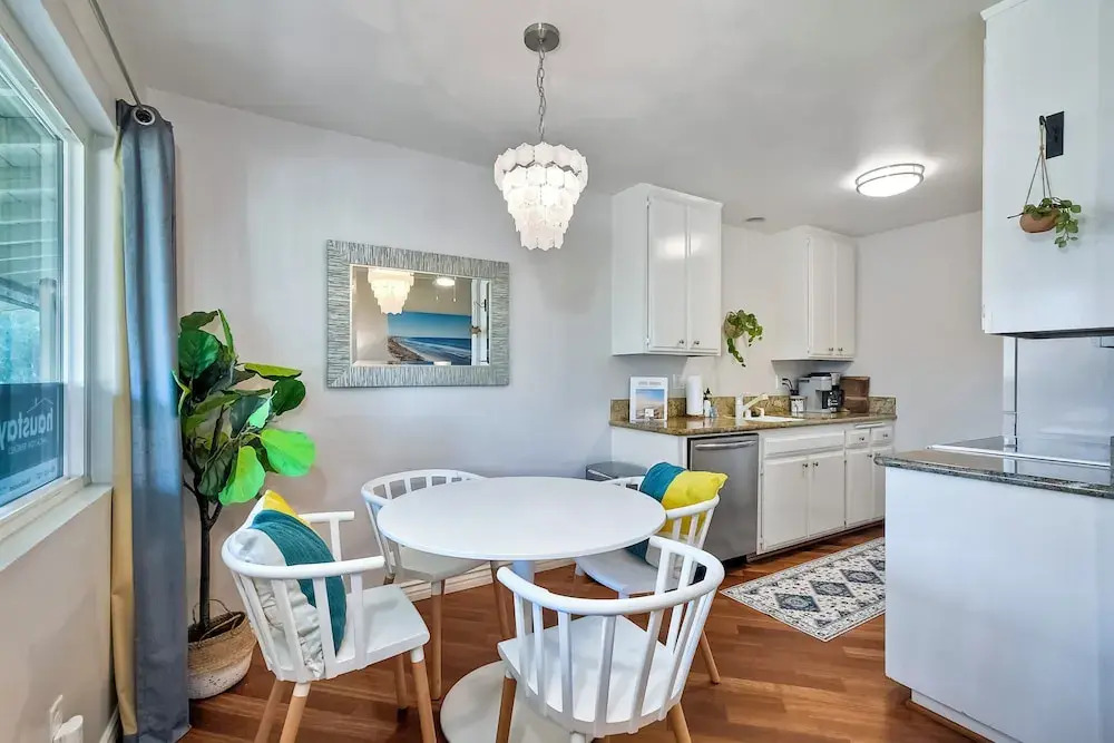 3080 Lincoln - Unit 12