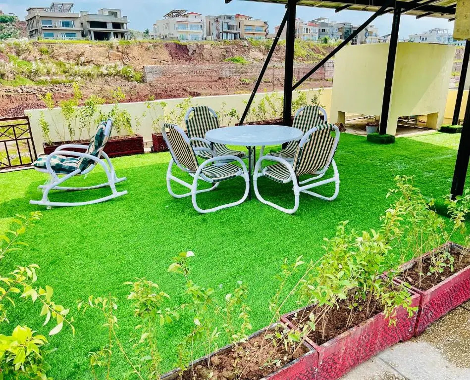 Cheerful 1 Bedroom Spacious Apartment With Rooftop Open View