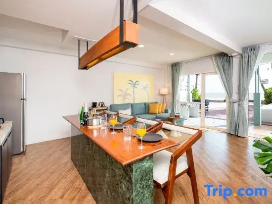 Sleeps 28 | Beachfront Colonial Villa | 6BR | 2 Sea-View Pools | Direct Beach Access