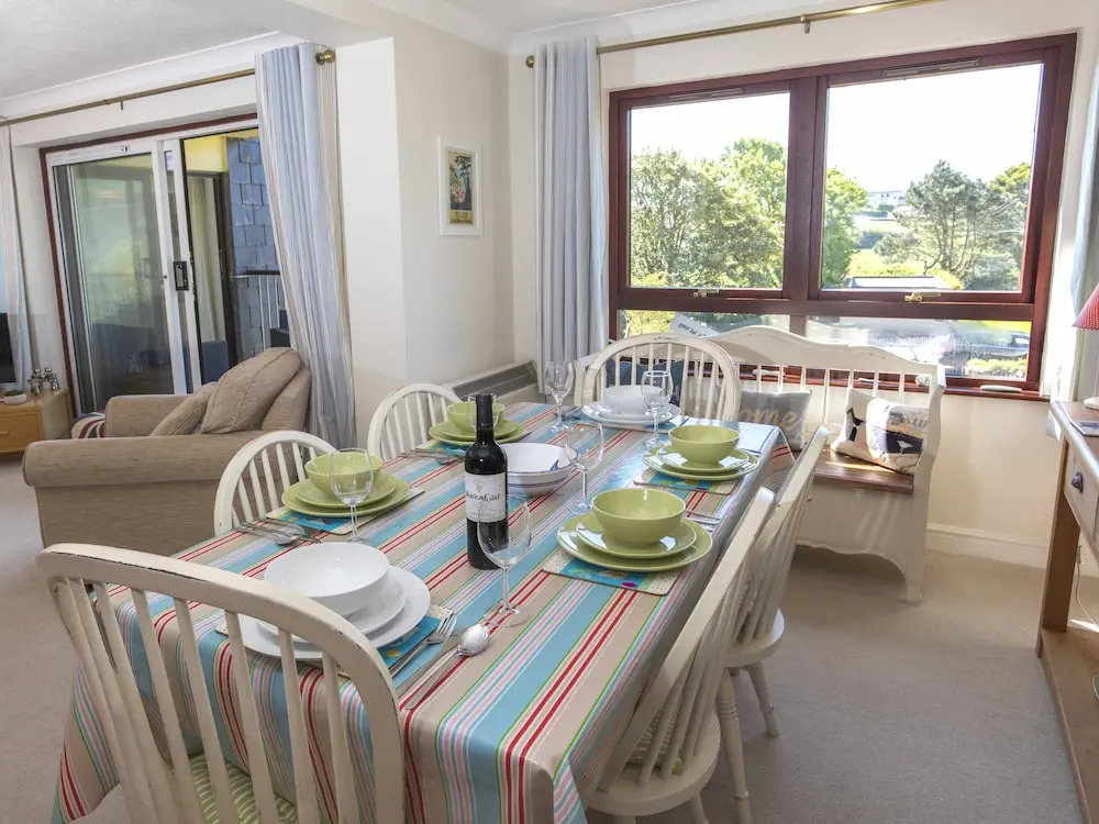 2 Tanworth House