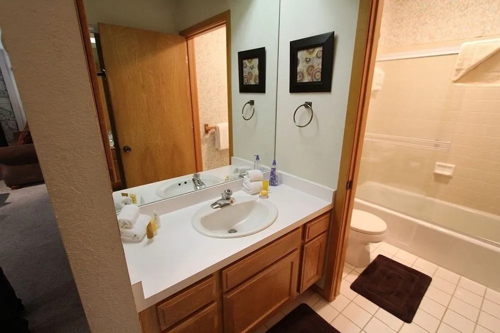 Snowcreek III 441 Pet-Friendly, BBQ Grill, Updated and On the Snowcreek Meadow by RedAwning