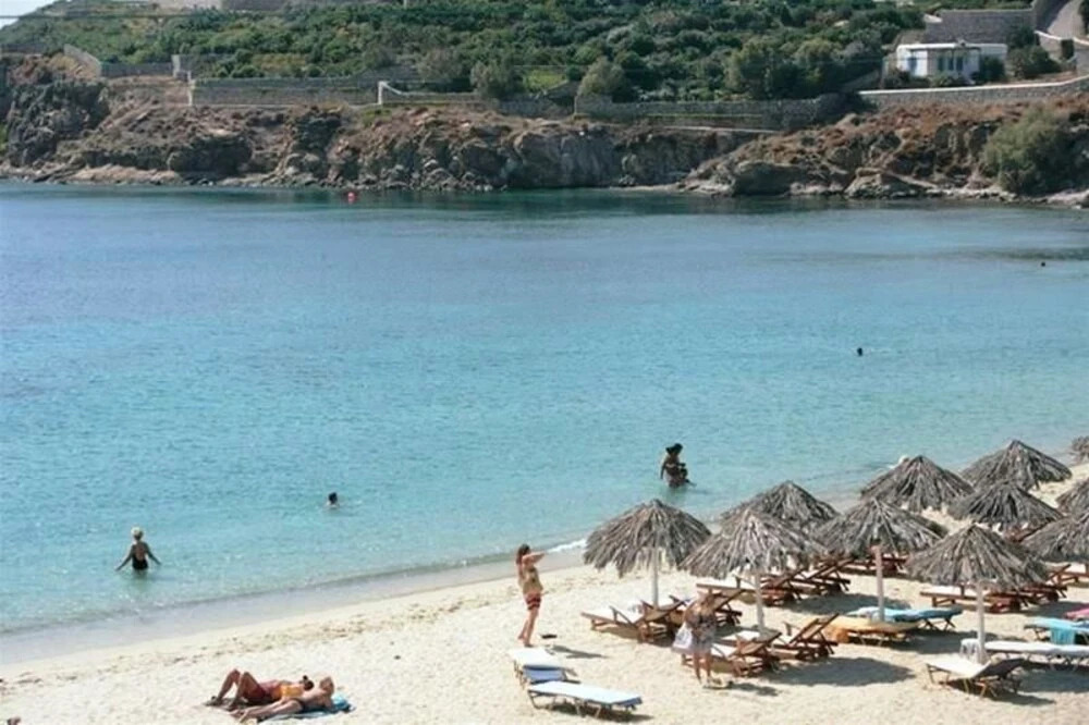 Mina Beach Hotel