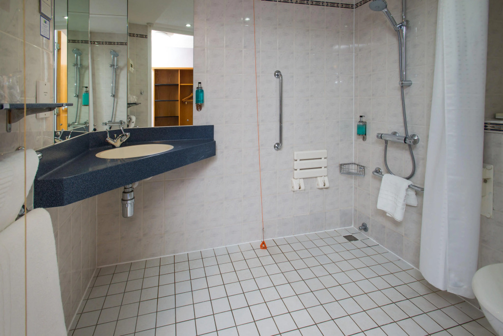 Holiday Inn Express Birmingham Airport NEC by IHG