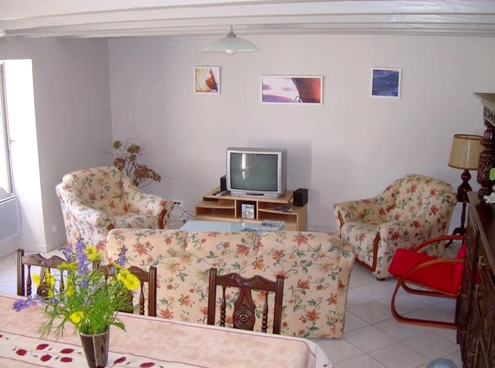 House With 3 Bedrooms in Plonévez-porzay, With Furnished Garden and Wi