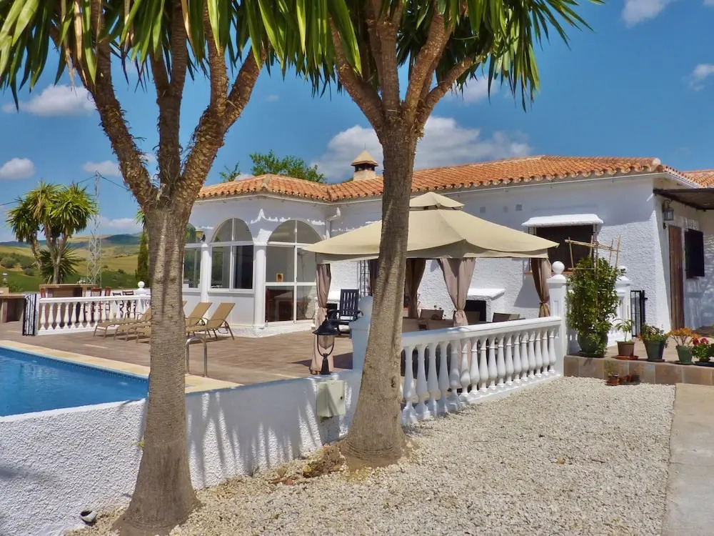 Splendid Villa in Almogía With Private Swimming Pool