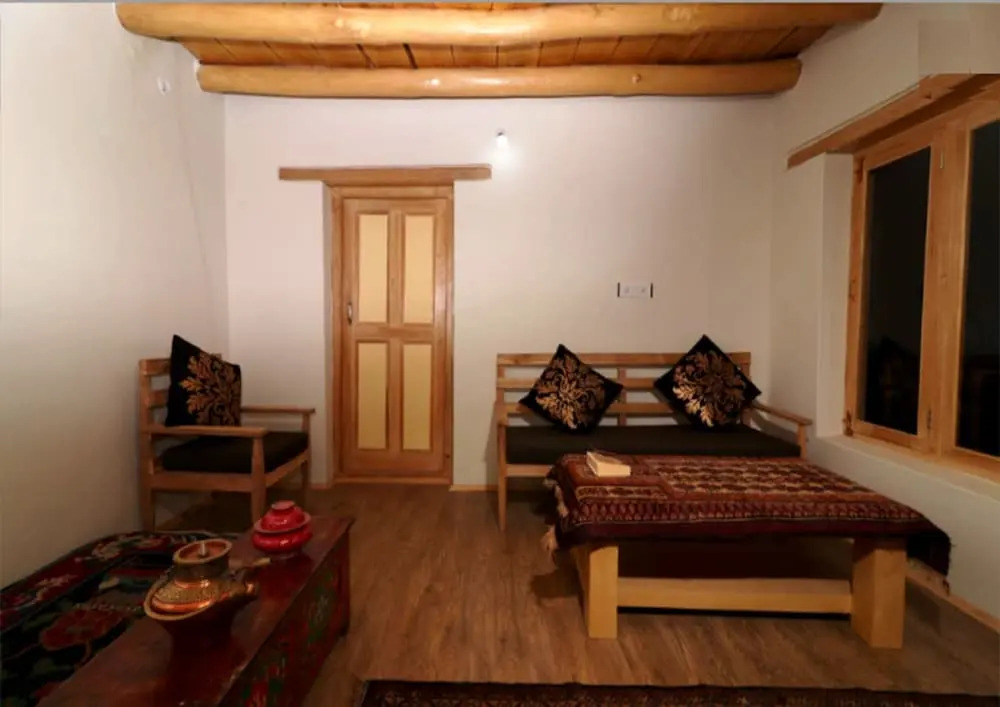 TIH Chomal Huts