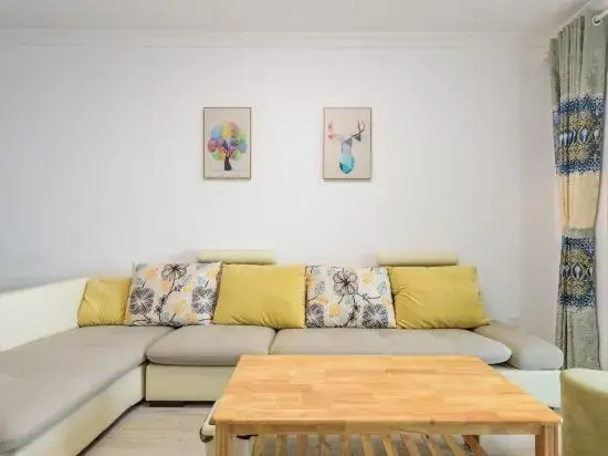 Beihai Fengcheng Homestay (Beihai Old Street Shop)