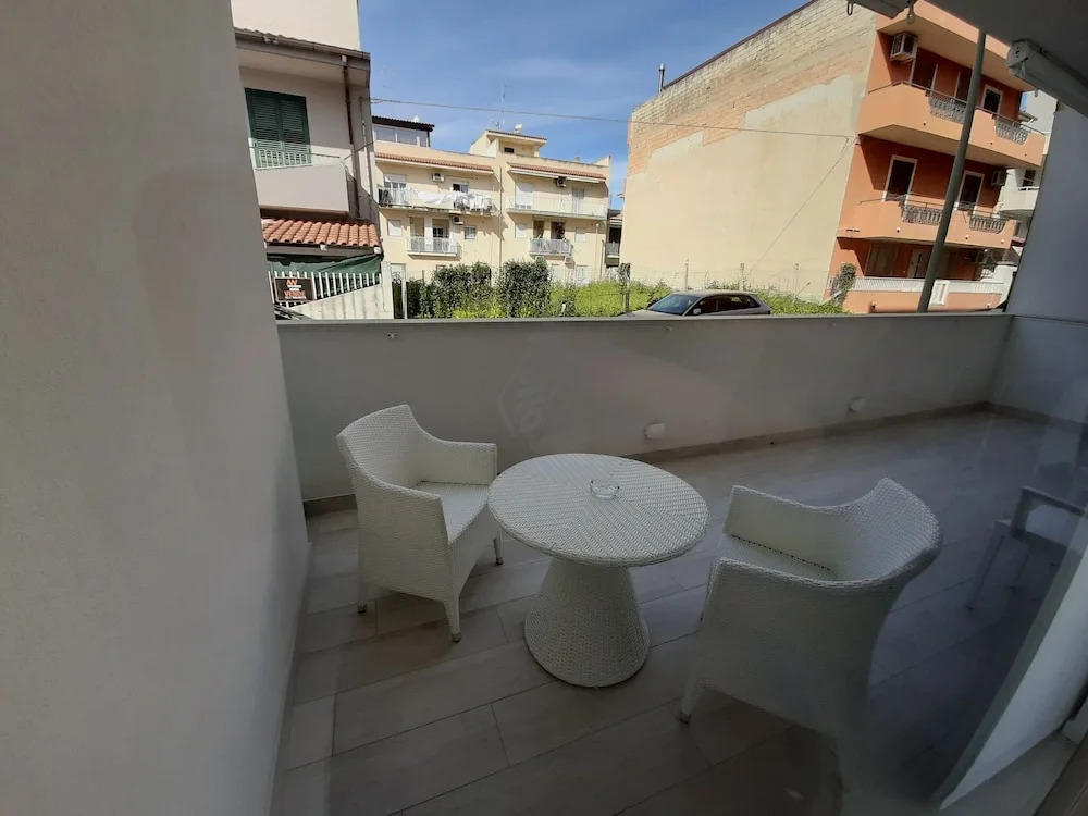Comfortable Holiday Home in Pozzallo With Balcony