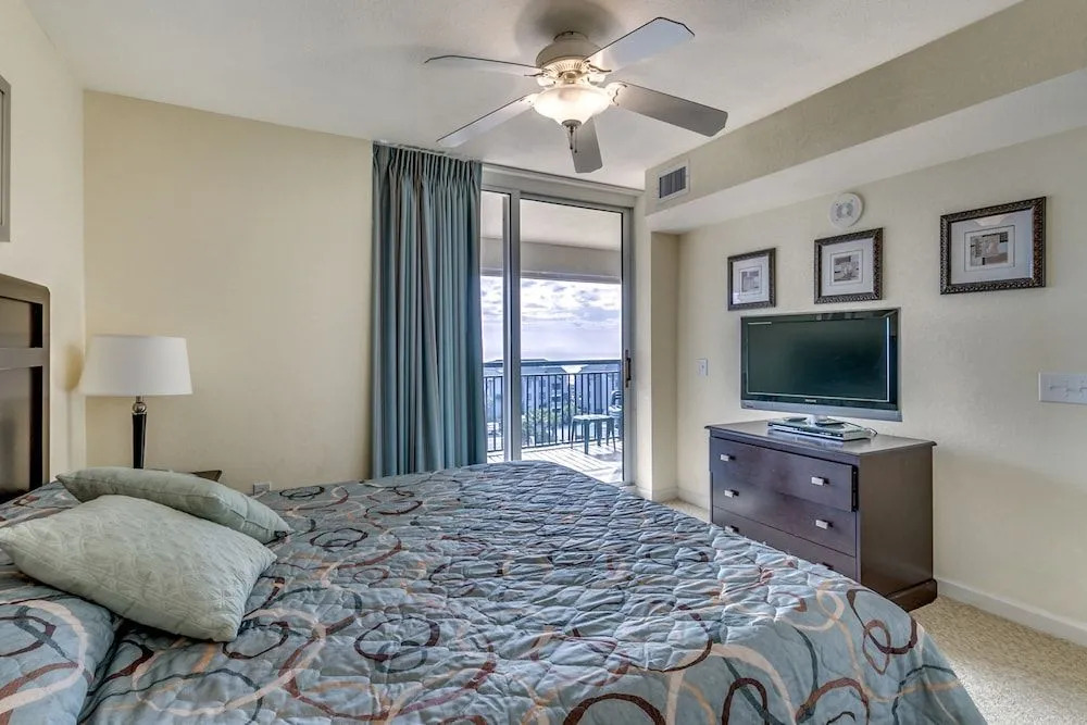 Tilghman Beach and Golf Resort by Condo-World