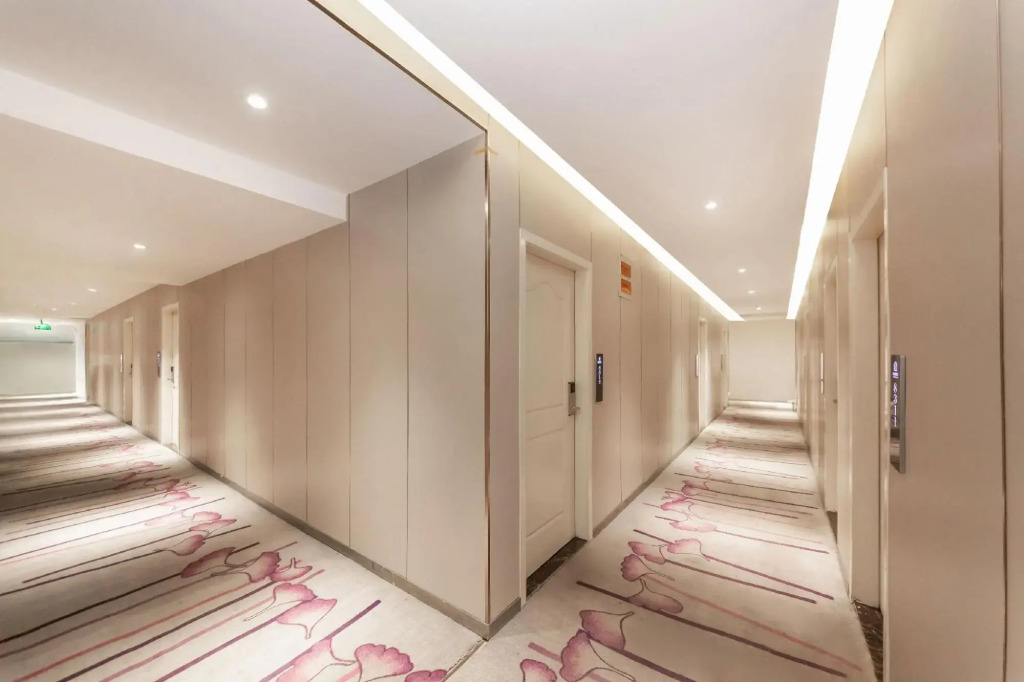 Weijia Boutique Hotel (Luzhou southwest Trade City store)