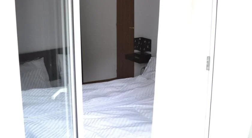 CHIC CITY Rooms