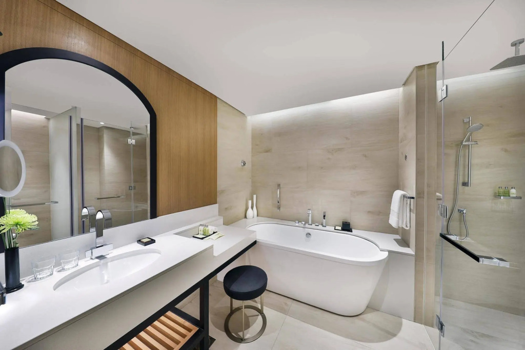 DoubleTree by Hilton Dubai - Business Bay